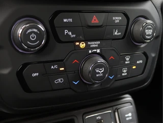 Jeep Renegade 1.4 MultiAir Night Eagle II Limited  | Org. NL | ACC | Carplay | 18'' / 45