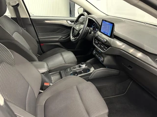 Ford Focus Wagon 1.5 EcoBlue Business NAVI CARPLAY CRUISE ECC STOEL/STUUR VERWARMING. / 13