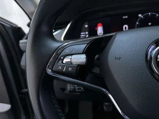 Skoda Octavia Combi 1.0 TSI 110pk Business Edition Plus Navigatie Parkeersensoren Sfeerverlichting / 26