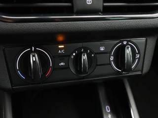 Škoda Kamiq 1.0 TSi 110 Pk Automaat Ambition | Cruise Control | Airco | Carplay | Parkeersensoren | 16 Inch | 38.595 Km !! / 25