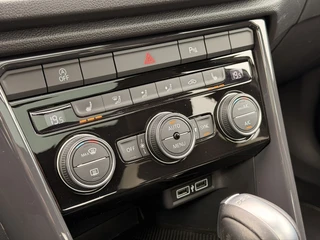 Volkswagen T-Roc 2.0 TSI 4Motion Sport DSG Pano Trekh Virtual Camera DCC / 29