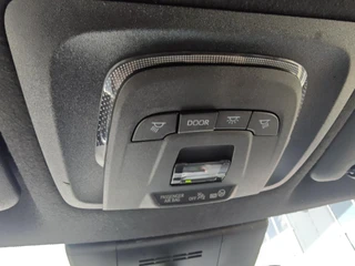 Toyota Corolla Cross 2.0 High Power Hybrid First Edition BLIND-SPOT EL-ACHTERKLEP LM-VELGEN KEYLESS PARK-SENSOREN STOELVERW DRAADLOOS-LADEN AD-CRUISE BLUETOOTH / 36