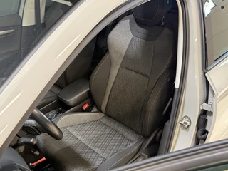 Škoda Karoq 1.5 TSI ACT Business Edition Plus Panoramadak | Camera | Adaptive cruise | Stoelverwarming | Full LED | NL auto | Dealer onderhouden / 9