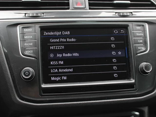 Volkswagen Tiguan 1.4 TSi 125 Pk Connected Series | Cruise Control | Navigatie | Climatronic | Parkeersensoren | 17 Inch | 158.663 Km !! / 22