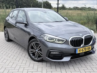 BMW 1-serie 118i Executive Edition | Carplay | PDC | Navi | Sportstuur / 5