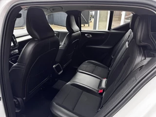 Volvo XC40 1.5 T3 Momentum Pro | NL-Auto | Elek. Achterklep | Parkeersensoren | Navigatie / 8