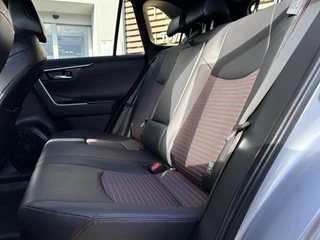 Toyota RAV4 2.5 Plug-in Hybrid AWD Style STUUR & STOELVERWARMING (OOK ACHTER) PDC V+A ELEK. ACHTERKLEP / 16
