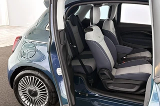 Fiat 500 3+1 Icon 42 kWh Panoramadak Apple CarPlay Camera 16" / 36