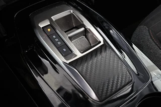 Peugeot e-2008 EV Active Pack 50 kWh Apple CarPlay Climate Control 16" / 25