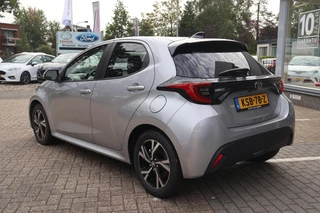 Toyota Yaris 1.5 HYBRID 115 STYLE PARK-SENSOREN BLIND-SPOT LM-VELGEN PRIVACY-GLASS LED-PAKKET AD-CRUISE APPLE/ANDROID / 2