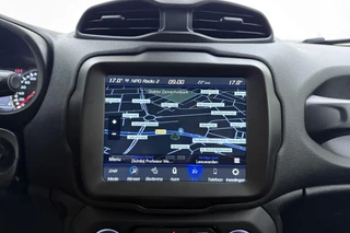 Jeep Renegade 1.3T-e Freedom Automaat | Navigatie | Trekhaak | Camera | Dakrails | Extra getint glas | Lichtmetalen velgen | Parkeerassistent / 26