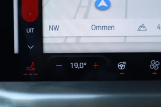 Ford Focus 125PK HYBRID TITANIUM FACELIFT! AD-CRUISE WINTERPACK BLIND-SPOT CLIMA P-SENSOREN KEYLESS ANDROID/APPLE / 31