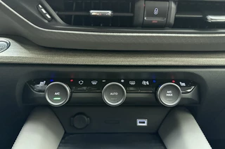 Citroen C5 X 1.6 Plug-in Hybrid 225 Shine | Lederenbekleding | Massage stoel | Elektrisch verstelbare stoel | Camera | Stuur en stoelverwarming | Getint Glas / 37