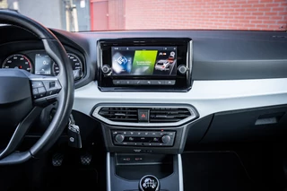 Seat Arona 1.0 TSI Style | Camera | App-connect | Parkeerhulp | Cruise control | LED | DAB+ | / 50