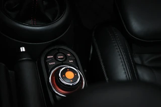 MINI 5-Deurs 2.0 Cooper S Chili Serious Business | PANORAMADAK | HEAD UP | LEDER | STOELVERWARMING | CLIMA / 37