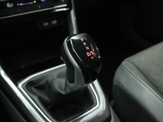 Volkswagen T-Cross 1.0 TSI Style Automaat DSG Navigatie | Camera | Adaptive cruis / 38