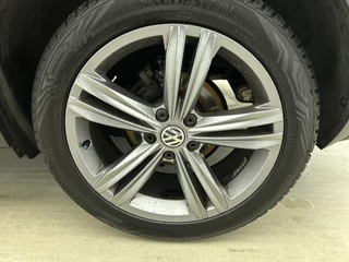 Volkswagen T-Roc 1.5 TSI R Line | Schuifdak | Camera | Navi | Virtual Dash | Stoelverw. | Adaptive Cruise / 10