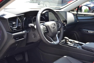 Lexus NX 450h+ AWD 35th Edition DIRECT LEVERBAAR TREKHAAK 1500KG PANODAK TRIPLE-LED 360-CAM / 18