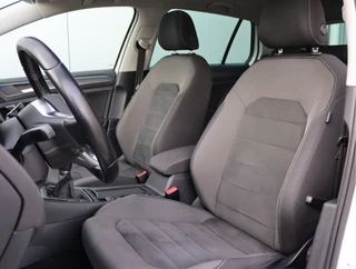 Volkswagen Golf 1.0 TSI Highline R-line  | Panoramadak | Camera | Virtual | LED / 4
