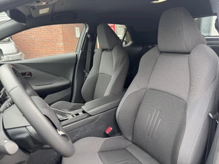 Toyota C-HR 1.8 Hybrid 140 Dynamic NL-AUTO BLIND SPOT KEYLESS PARK-SENSOREN APPLE/ANDROID 18'' LM-VELGEN CAMERA AD-CRUISE CLIMA NAVI / 8