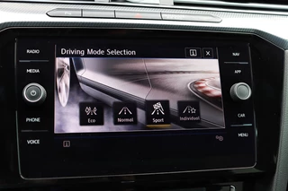 Volkswagen Arteon 2.0 TSI Business R-Line | NAP | 190PK | Adaptive Cruise | Virtual Cockpit | Clima | Navi | Stoelverwarming | Led / 29
