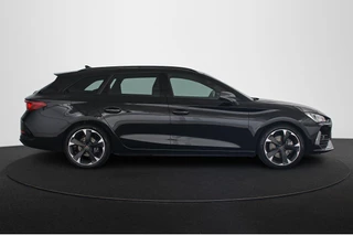 CUPRA Leon Sportstourer 1.4 e-Hybrid Stoelverwarming Apple CarPlay Keyless Achteruitrijcamera / 33