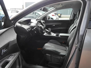 Peugeot 3008 1.2 PureTech Première | Elektrisch bedienbare achterklep | 19 inch velgen | Keyless entry en start | Dealer onderhouden | Navigatie | Zwart Dak | Climate control / 9
