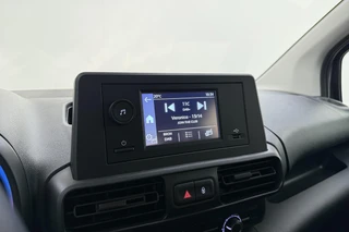 Citroen ë-Berlingo Live 50 kWh 100% Elektrisch | 5 Persoons | DAB Radio | Geen kilometers | Parkeersensoren | Mistlampen | Licht en regensensor | Armsteun / 20