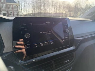 Volkswagen T-Cross 1.0 TSI Life Edition | Clima | Adaptive Cruise Virtual Dashboard | / 14