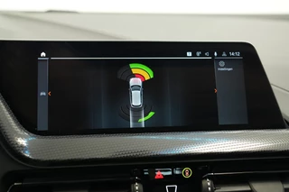 BMW 1 Serie 118i Sport Line  Keyless Go Navi LED Carplay 24 Maanden garantie* (Vraag naar de voorwaarden) / 18