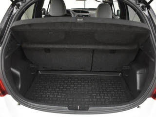 Toyota Yaris 1.0 VVT-i Trend Bi-Tone | LMV | Camera | Cruisecontrol | / 29