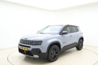 Jeep Avenger 1.2 e-Hybrid 110pk Black Edition | 8 Jaar Fabrieksgarantie | Panoramadak | Keyless | Navigatie | JBL audio | Elektrische kofferklep | Adaptieve cruise control | Stoelverwarming