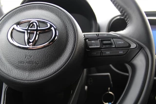 Toyota Aygo X PULSE APPLE/ANDROID STOELVERWARMING KEYLESS CAMERA CLIMA 17"LMV EL-SPIEGELS PRIVACY-GLASS / 9