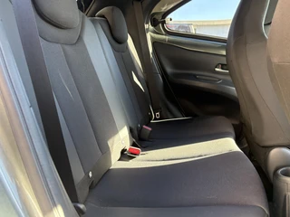 Toyota Aygo X 1.0 VVT-i MT Limited NL-AUTO 1E EIGENAAR CLIMA AD-CRUISE JBL-AUDIO APPLE/ANDROID CAMERA LM-VELGEN LED BI-TONE DRAADLOOS-LADEN / 13