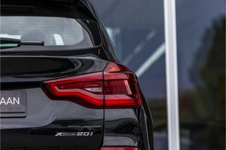 BMW X3 xDrive20i High Executive  | Pano | Trekhaak | Head-up / 44