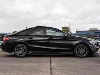 Mercedes-Benz CLA-klasse 180 Business Solution AMG Night Upgrade | Panoramadak | Camera | Apple CarPlay/Android Auto | LED | Navigatie| Stoelverwarming | 18" / 7