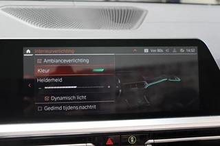 BMW 4 Serie Cabrio 430i High Executive M Sport Pakket Automaat  / Live Cockpit Professional / Harman Kardon / Air Collar / Leder / Head-Up Display / 19 Inch / M Sportremsysteem / Driving Assistant Professional / Safety Pakket / Laserlight / CoPilot Pack / Shadow Line / 33