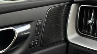 Volvo XC60 2.0 T6 Plug-in hybrid AWD R-Design | 360° | HK | ACC | Pilot | Memory | CarPlay | Trekhaak | BTW | / 12