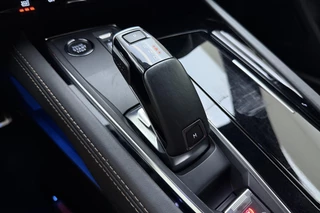 Peugeot 508 SW 1.2 PureTech GT | Achteruitrijcamera | Parkeersensoren | Full-map Navigatie | Climate control | Adaptive Cruise control | Stuurbediening | Inklapbare trekhaak | Parkeersensoren voor/achter | Verwarmde voorstoelen | Dakrails | Keyless entry | Lane-keeping system / 31