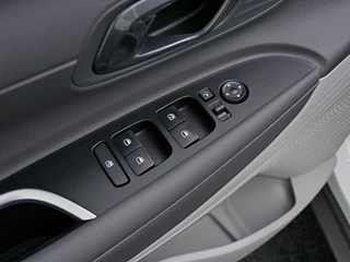 Hyundai Bayon 1.0 T-GDI Comfort Smart Automaat Private Lease 469 pm / 19