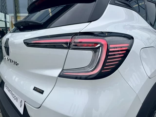 Renault Captur 1.6 E-Tech Full Hybrid 145 Techno  | Stoel+Stuurverwarming | Climate Control | Draadloze Telefoonlader | Camera + Sensoren | Two-Tone | Apple CarPlay/Android Auto / 41