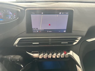 Peugeot 3008 1.2 PURETECH ACTIVE distributie riem recent vervangen / 17