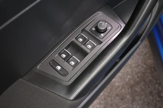 Volkswagen T-Roc 1.5 TSI 150pk DSG Sport Trekhaak Stoelverwarming Camera Keyless Navigatie / 15