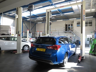 Toyota Corolla Touring Sports 1.8 Hybrid Business Plus  KEYLESS/CAMERA/ADAPT.CRUISE/PDC / 58