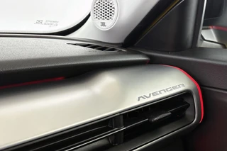 Jeep Avenger 1.2 e-Hybrid Summit Keyless JBL Elektrische Achterklep Achteruitrijcamera / 39