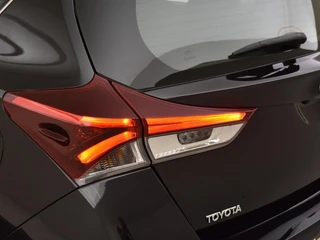 Toyota Auris 1.8 Hybrid Edition S | All Season | Keyless | Parkeersensoren | Navi / 22