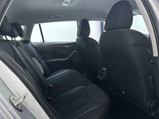 Skoda Scala 1.0 TSI 116pk DSG Business Edition Stoelverwarming Navigatie Parkeersensoren / 18