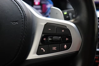 BMW 5 Serie Touring 530e High Executive M Sport Pakket Automaat  / Live Cockpit Professional / SOH 87% / Panoramadak / Trekhaak / Driving Assistant Professional / Comfortstoelen / Laserlight / Head-Up Display / Adaptief Onderstel / DAB / Parking Assistant / Hifi / 47