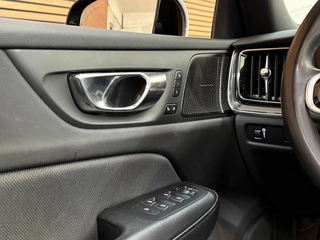 Volvo V60 2.0 B3 R-Design | Panoramadak | Harman Kardon | 360 Camera | Apple carplay & Android Auto / 27