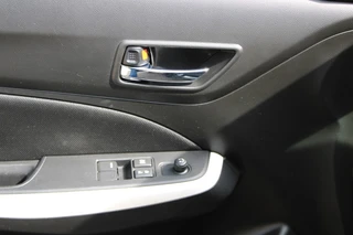 Suzuki Swift 1.2 SELECT **NL-Auto** Automaat stoelverwarming / Apple Carplay / 15